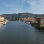 Links die Altstadt und rechts die früheren Gerbereien (heute Museum)