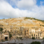 Dieses ganze Gebiet war reich an Silber und Erzen - heute leider nicht mehr. Hier eine verfallene Mienenanlage.