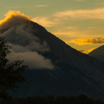 .....und links dne riesigen "Santa Maria" - 3.770 m.....