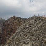 ....wir sind am Kraterrand - ber 2.300 m.....