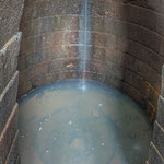 Durch den Lichteinfall herrscht innen eine spezielle Atmosphäre