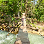 .....und eine Hängebrücke.