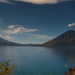 ....und immer Blick auf See und Vulkane.....