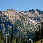 traumhafte Kulisse direkt am Hwy 20