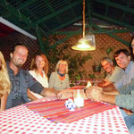 Mit Simone, Olaf, Claudia, Uwe u Enrique beim "Wiener" in Antigua